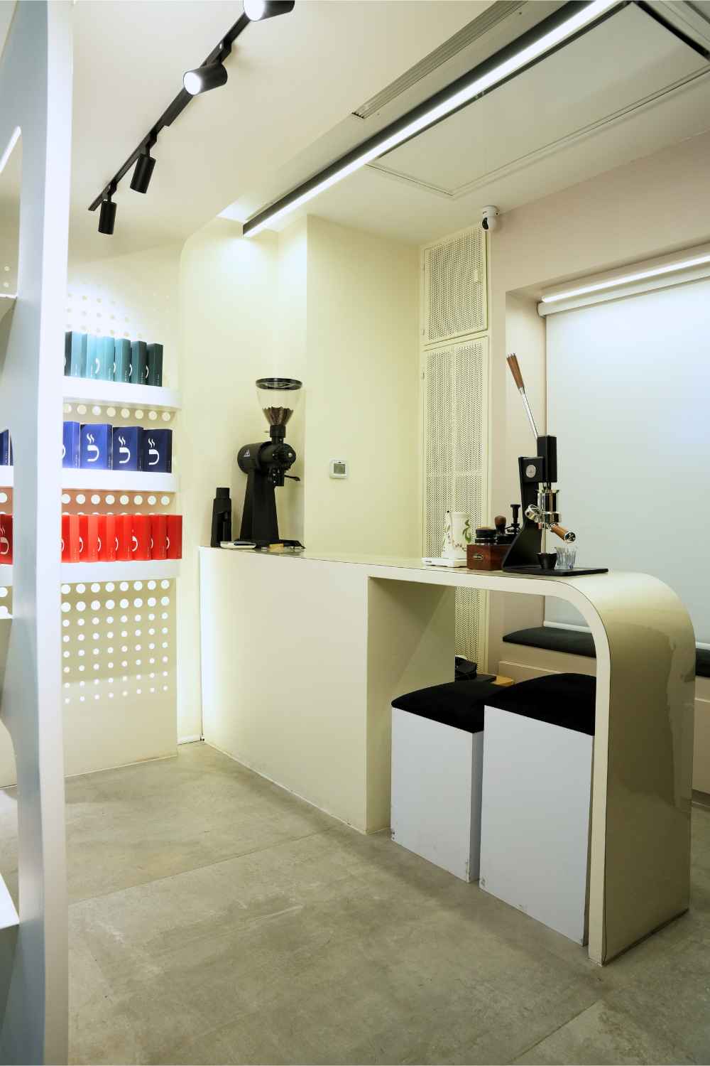 deleen coffee hero image