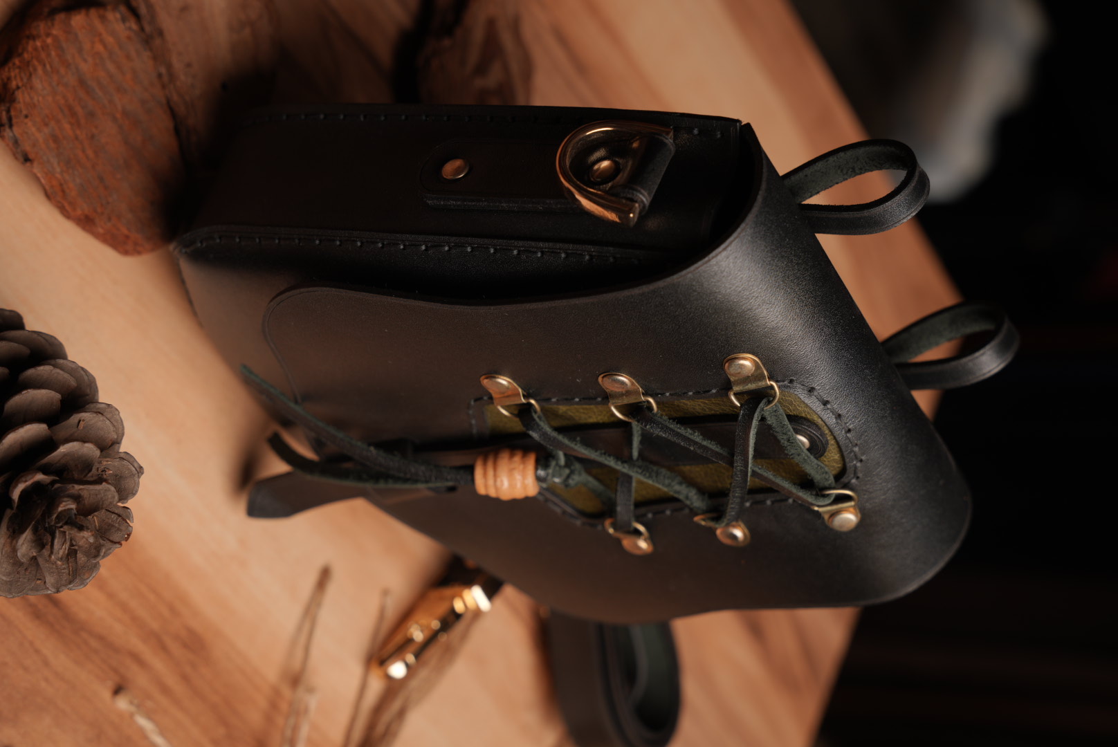 Alloro leather— Leather Collection project frame