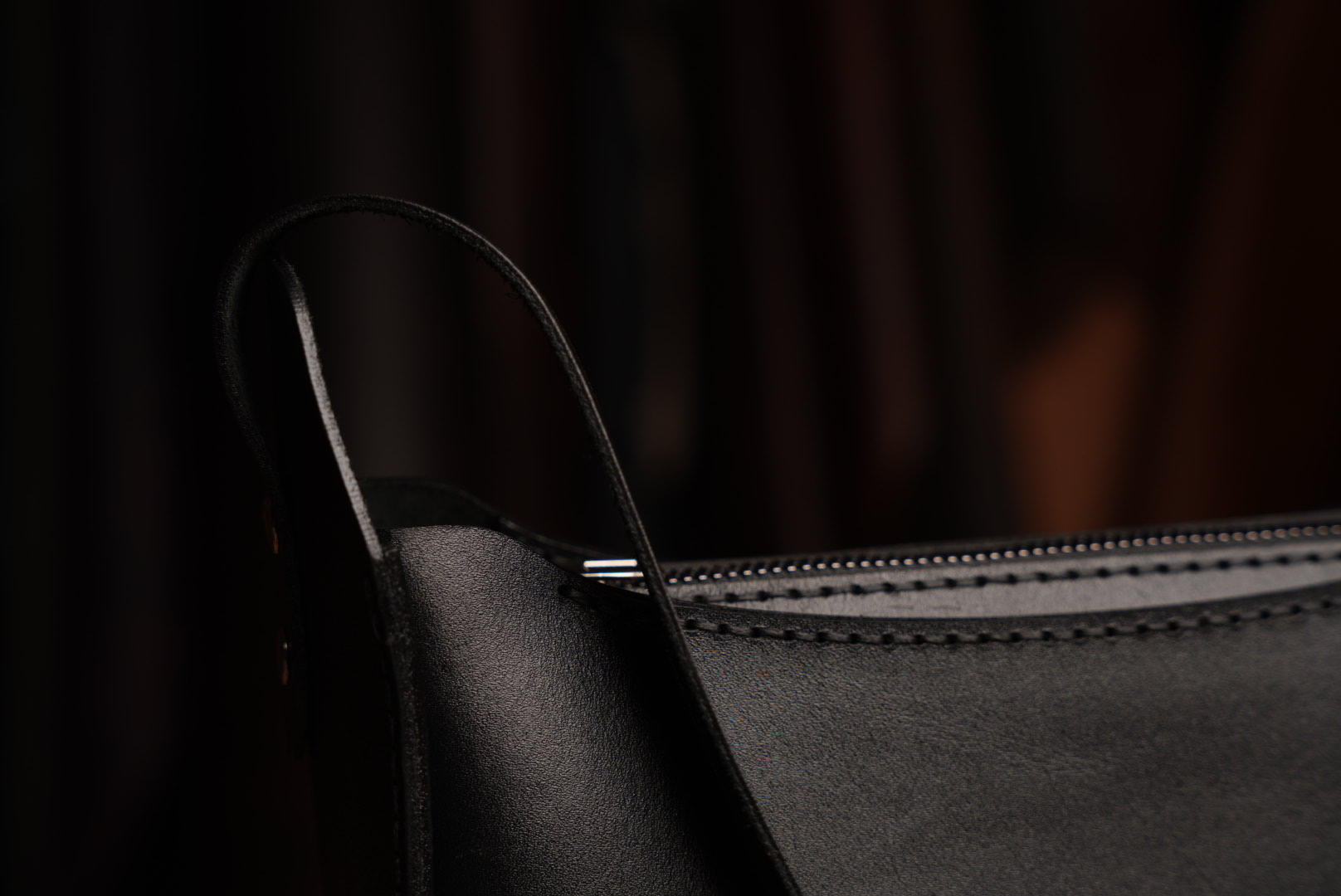 Alloro leather— Leather Collection project frame