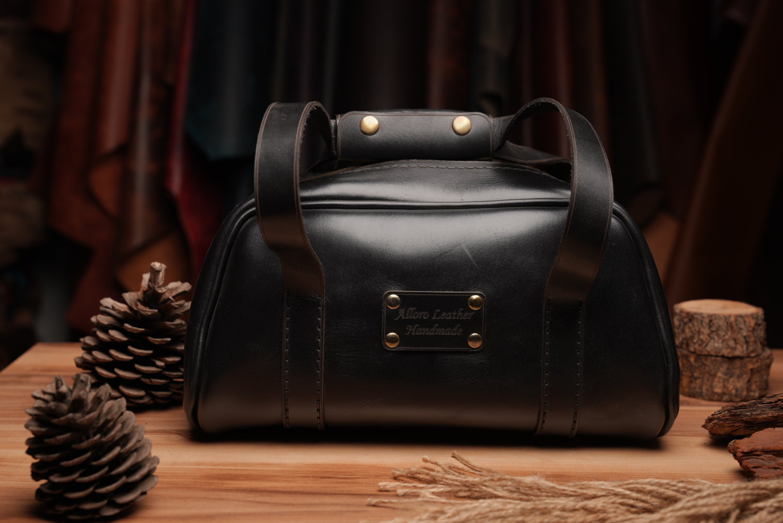 Alloro leather— Leather Collection project frame